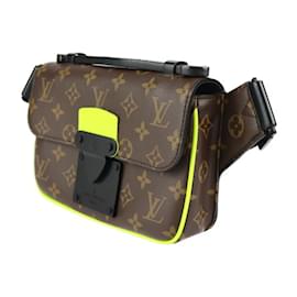 Louis Vuitton-Sac à dos S Lock Slingback de Louis Vuitton-Marron,Noir,Jaune,Monogramme