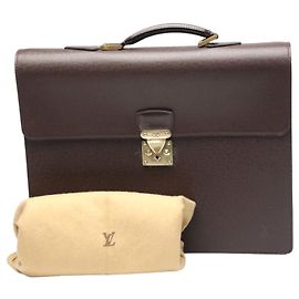Borsa Louis Vuitton Taiga Moscova Bordò