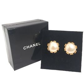Chanel Gold Clip Ohrringe Golden