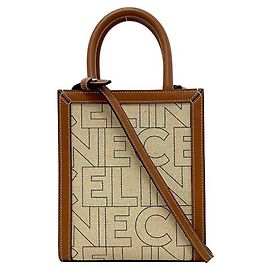 Céline Borsa a mano verticale Celine Marrone