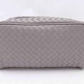 Bottega Veneta-Pochette Intrecciato gris clair de Bottega Veneta-Gris