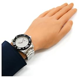 Gucci-Gucci G-Timeless Men's Wristwatch-Black,Silvery