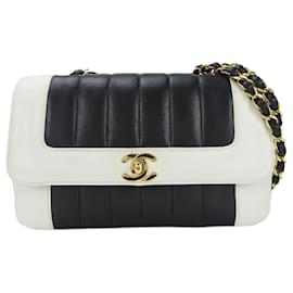 Chanel-Bolsa de ombro em couro de cordeiro Chanel Mademoiselle-Branco,Azul marinho