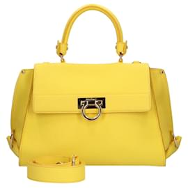 Salvatore Ferragamo-Sac à épaule Sophia Gancini de Salvatore Ferragamo-Jaune