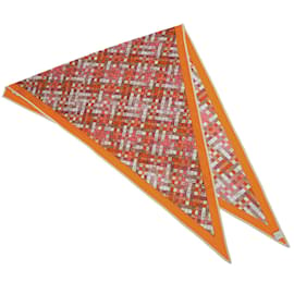 Hermès-Écharpe triangle en soie jersey Bolduk de Hermes Carre Pointe-Orange