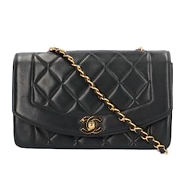 Chanel-Bolso de Hombro Chanel Diana Matelassé-Negro