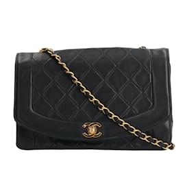 Chanel-Sac à épaule Chanel Diana-Noir