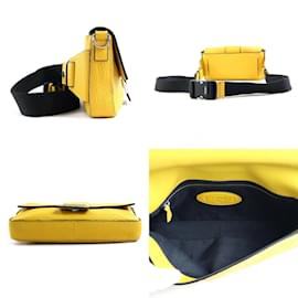 Fendi-Fendi Selleria Baguette Leather Shoulder Bag-Yellow