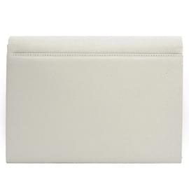 Yves Saint Laurent-Pochette en cuir blanc cassé Yves Saint Laurent-Blanc cassé