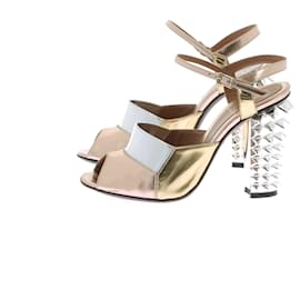Fendi-Fendi sandals T.EU 37 Leather-Golden