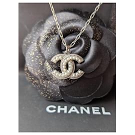 Chanel-Boîte de collier CC 18P Logo Perle Cristal Classique SHW-Argenté