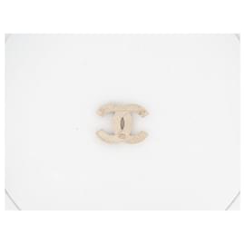 Chanel-NUEVE BROCHE LOGO CC CHANEL RESINA NEGRA Y BLANCA-Dorado