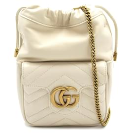 Gucci-Sac à bandoulière en cuir matelassé Gucci GG Marmont-Blanc