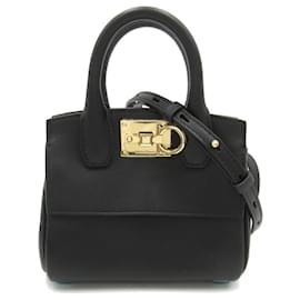 Salvatore Ferragamo-Sac à bandoulière en cuir noir Salvatore Ferragamo-Noir