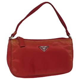 Prada-Pochette Accessoire PRADA Nylon Rouge Auth 81927-Rouge