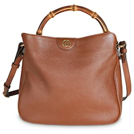 Gucci-Sac à épaule Medium Diana en cuir de veau marron Gucci-Marron