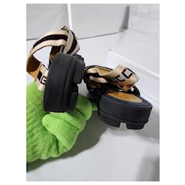 Gucci-Gucci Stripe Logo Sandals Cream/Black Size 34-Black