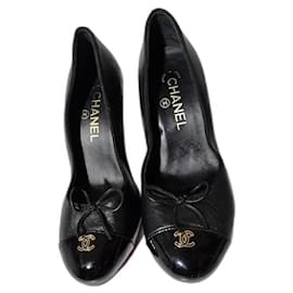 Chanel-Chanel Leather And Patent CC Cap Toe Pumps Black Size 36C-Black