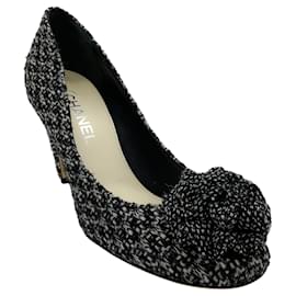 Chanel-Chanel Black / White Tweed Camellia Pumps-Black