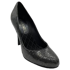 Chanel-Chanel Black Sequined Pumps With Logo Heel-Black