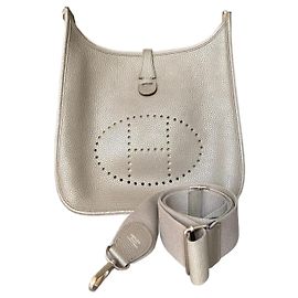 Bolsa Hermès Evelyne 29 PM Etoupe Couro Taurillon Clemence Outro