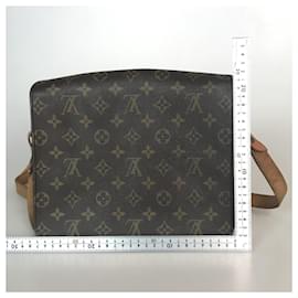 Louis Vuitton-Bolso bandolera Cartesier GM de Louis Vuitton-Castaño