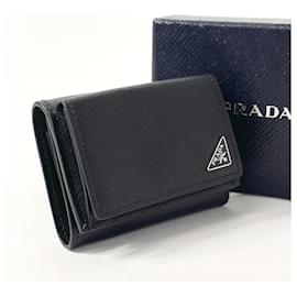 Prada-Carteira dobrável Prada em couro preto-Preto