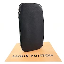 Louis Vuitton-Cartera larga de cuero Taiga Louis Vuitton-Negro