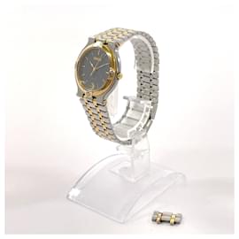 Gucci-GUCCI Men's Stainless Steel Wristwatch-Silvery