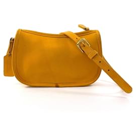 Coach-Bolsa de Ombro Old Coach-Amarelo