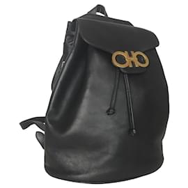 Salvatore Ferragamo-Mochila Gancini de Salvatore Ferragamo-Negro