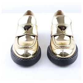 Prada-Mocasines de cuero-Dorado