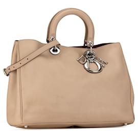 Dior-Bolsa Diorissimo Grande em Tan-Camelo