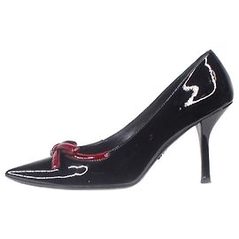 Prada Black patent pointed-toe pumps - size EU 35 Black