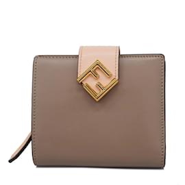 Fendi-Fendi Bi-Fold Wallet in Beige and Pink-Pink,Beige