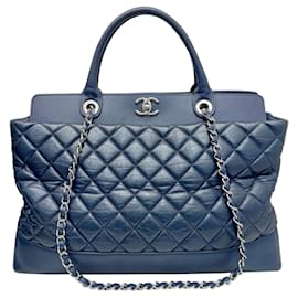 Chanel-Chanel Matelasse Shoulder Handbag-Navy blue