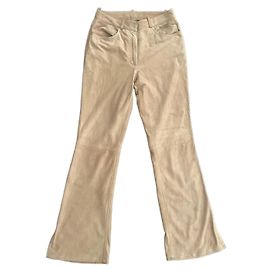 Pantalon bootcut en daim beige John Galliano des années 90. Beige
