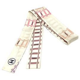 Seidenschal Twilly mit Eisenbahn-Motiv Chanel CC Coco Mark Weiß