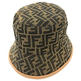 Fendi FXQ801 Chapeau seau Zucca Marron Noir