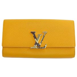 Louis Vuitton Capucines Amarillo