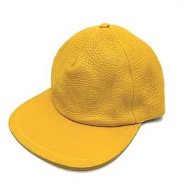 Gorra de cuero amarillo Fendi FXQ768 Amarillo