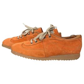 Baskets 90s Collaboration Rubber Soul et Stéphane Kelian 39, daim, abricot mur Orange