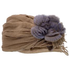 Fendi-Fendi Beige Cashmere Stole with Mink Flowers-Beige