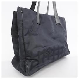 Chanel-Borsa tote in nylon nero Chanel-Nero