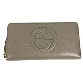 Gucci-Portafoglio lungo in pelle beige Gucci-Beige