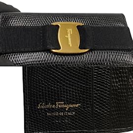 Salvatore Ferragamo-Portefeuille bifold en cuir avec hardware à ruban Vara de Salvatore Ferragamo-Noir