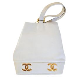 Chanel Eimer Tasche Creme