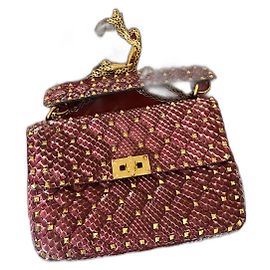Bolso Rockstud Spike de Valentino Garavani Burdeos