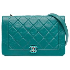 Chanel-Sac à épaule vintage en cuir de veau froissé bleu Chanel à rabat intégral matelassé bi-Bleu