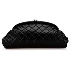 Chanel-Pochette cadre en cuir d'agneau matelassé noir Chanel-Noir